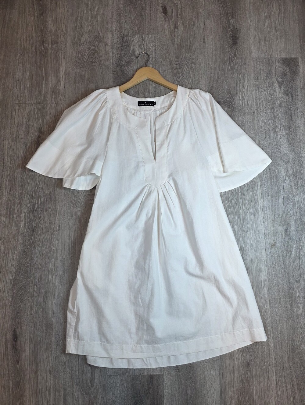 Pomander Place by Tuckernuck White Finley Flutter Sleeve Dress sz M NWOT - Picture 3 of 9